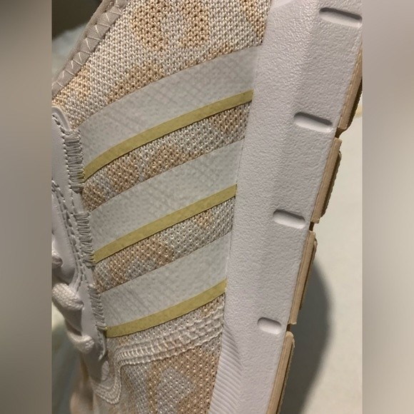 adidas Swift Run X Halo Ivory / White leopard Womens Tennis Shoes size 6 1/2. - Picture 8 of 10